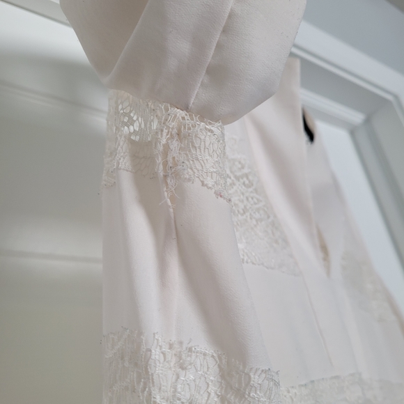 BCBG Max Azria white lace blocked 3/4 length shirt size M - Picture 2 of 11